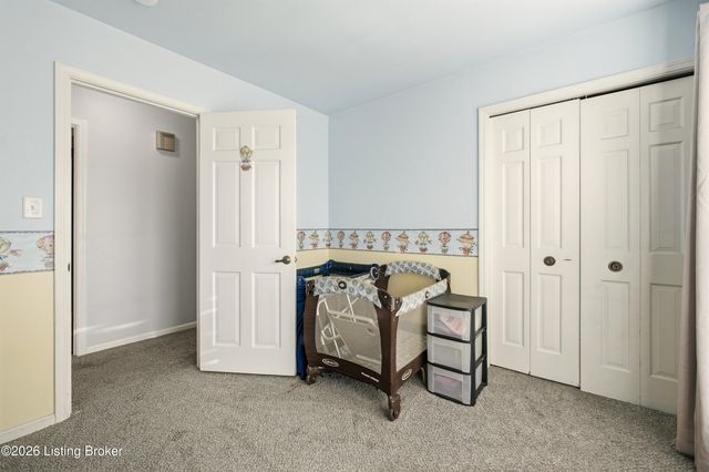 10501 Lawrencekirk Ct, Douglass Hills, KY 40243