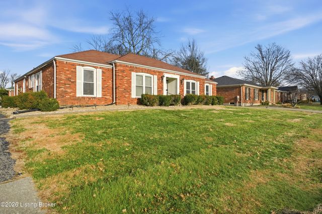 10501 Lawrencekirk Ct, Douglass Hills, KY 40243