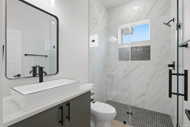 140 Sunset, La Vernia, TX 78121