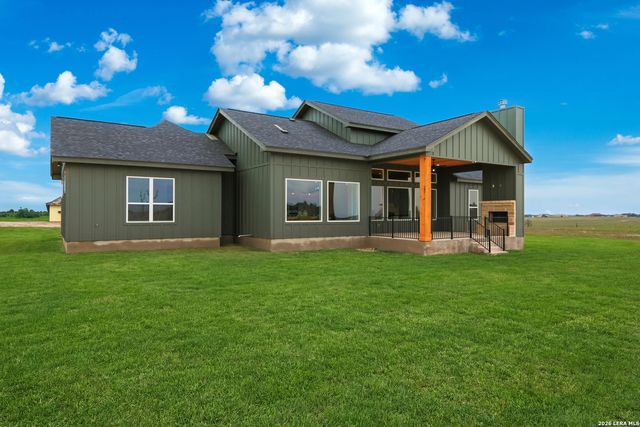 140 Sunset, La Vernia, TX 78121