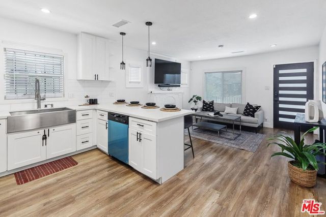 1929 W 65th Place, Los Angeles, CA 90047