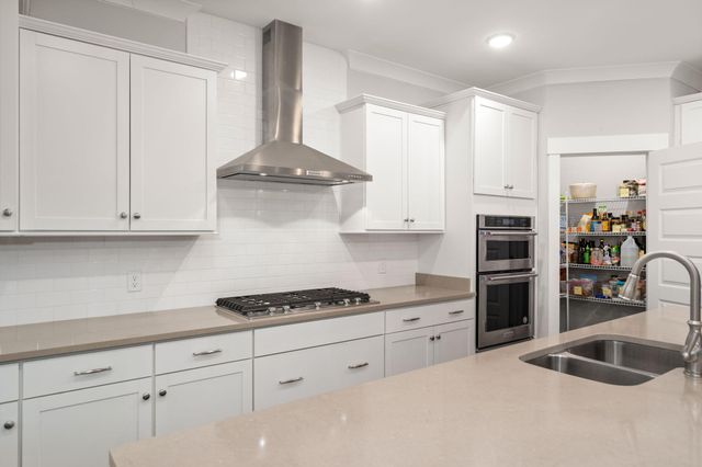 6171 Wilkes Pond Drive, Hollywood, SC 29449