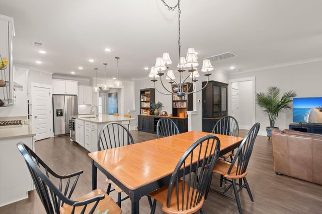 6171 Wilkes Pond Drive, Hollywood, SC 29449