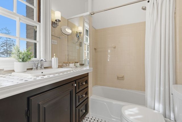 1514 Beacon Street 46, Brookline, MA 02446