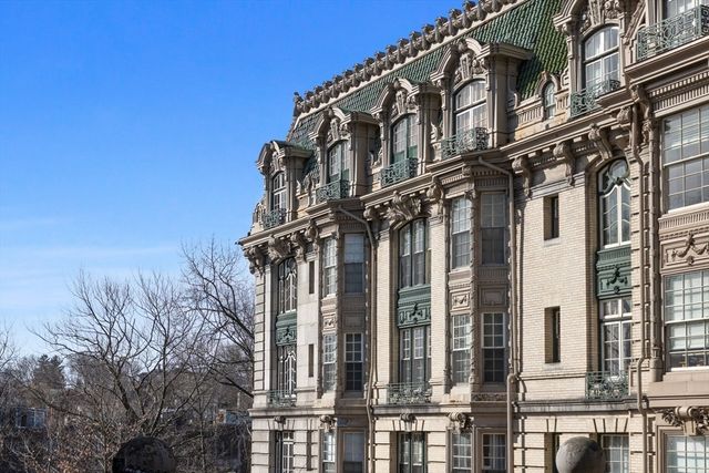 1514 Beacon Street 46, Brookline, MA 02446