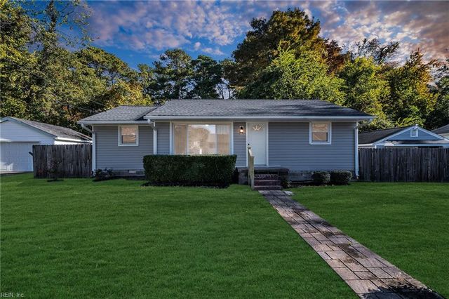 11 Warren DR, Portsmouth, VA 23701