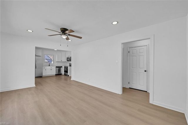 11 Warren DR, Portsmouth, VA 23701