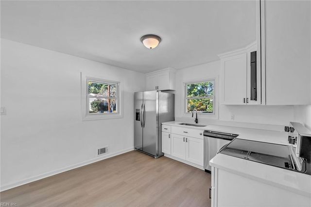 11 Warren DR, Portsmouth, VA 23701