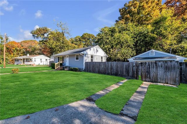 11 Warren DR, Portsmouth, VA 23701