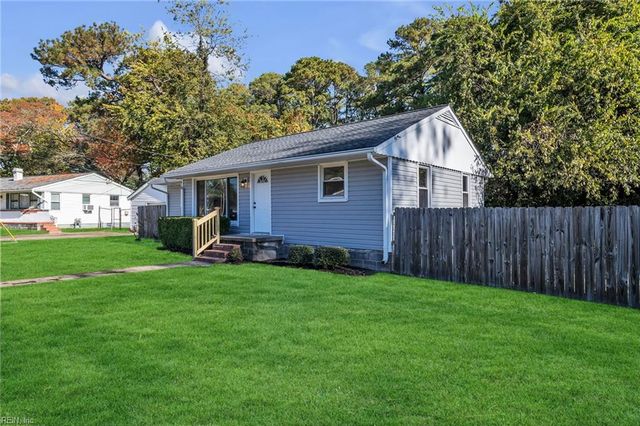 11 Warren DR, Portsmouth, VA 23701