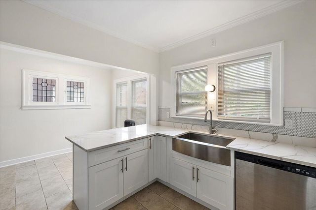 2066 Atkinson Street, Detroit, MI 48206