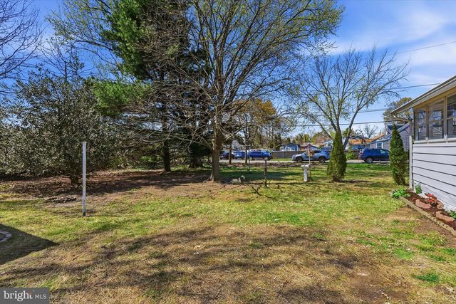 524 BETHEL AVE, Aston, PA 19014