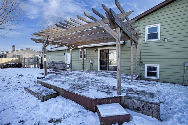 2091 BLUEBILL STREET, Green Bay, WI 54311