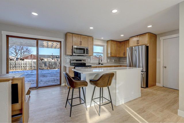 2091 BLUEBILL STREET, Green Bay, WI 54311