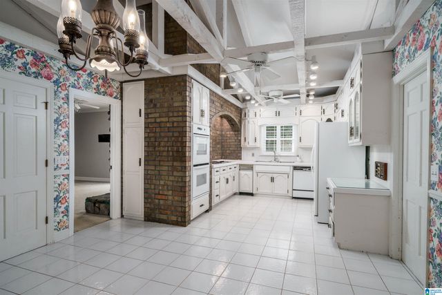 2464 SAVOY STREET, Hoover, AL 35226