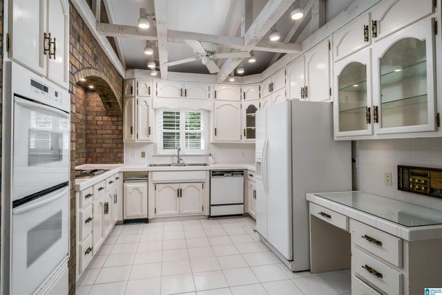 2464 SAVOY STREET, Hoover, AL 35226