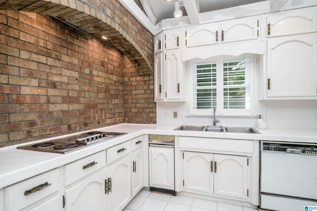 2464 SAVOY STREET, Hoover, AL 35226