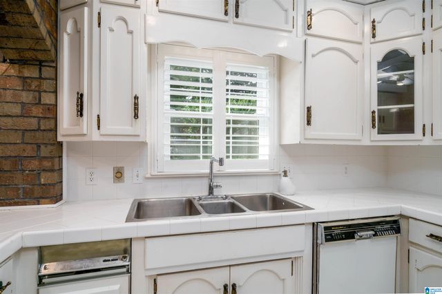 2464 SAVOY STREET, Hoover, AL 35226