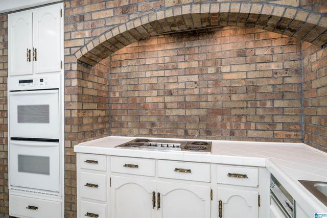 2464 SAVOY STREET, Hoover, AL 35226