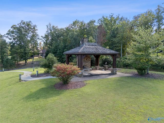 13205 South Village Square Road SE, Huntsville, AL 35803