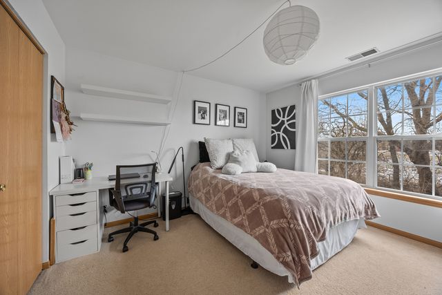 192 Brompton Lane B, Sugar Grove, IL 60554