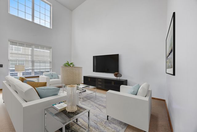 192 Brompton Lane B, Sugar Grove, IL 60554