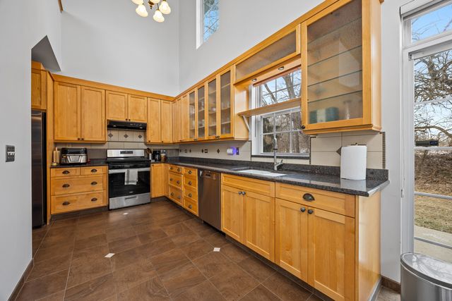 192 Brompton Lane B, Sugar Grove, IL 60554