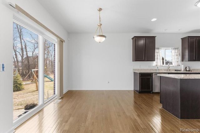 14097 Burlwood Lane, Belleville, MI 48111