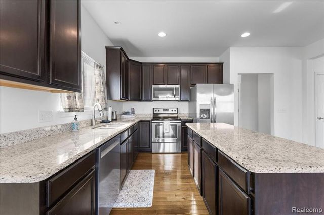 14097 Burlwood Lane, Belleville, MI 48111