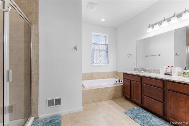 14097 Burlwood Lane, Belleville, MI 48111