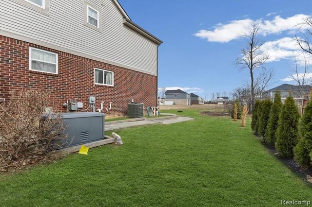 14097 Burlwood Lane, Belleville, MI 48111