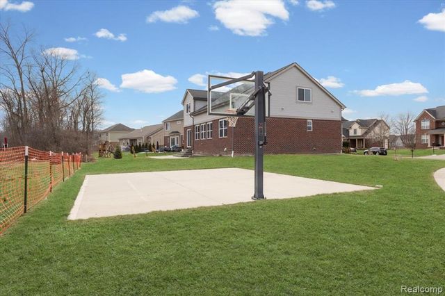 14097 Burlwood Lane, Belleville, MI 48111