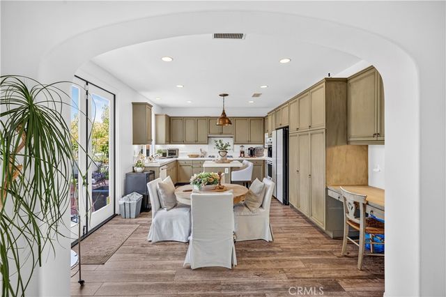 27034 Island, Valencia, CA 91355