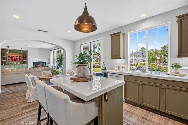 27034 Island, Valencia, CA 91355