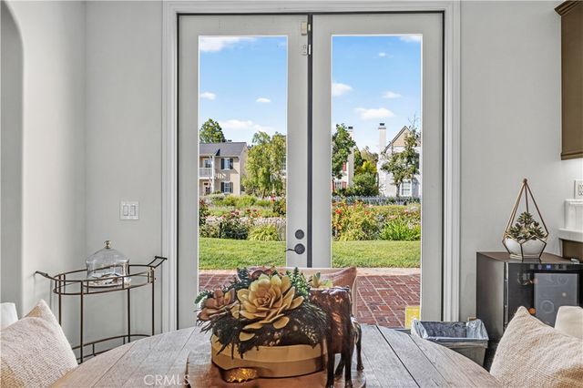 27034 Island, Valencia, CA 91355