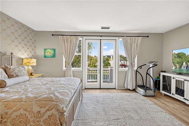 27034 Island, Valencia, CA 91355