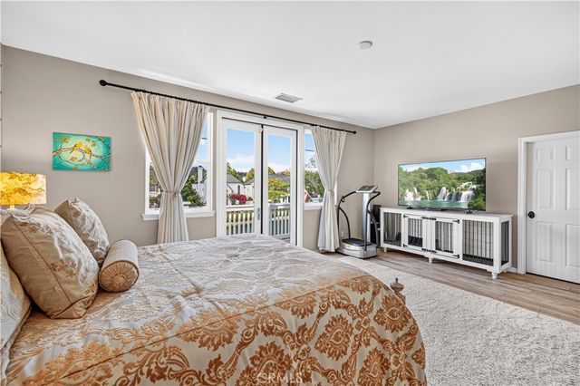 27034 Island, Valencia, CA 91355