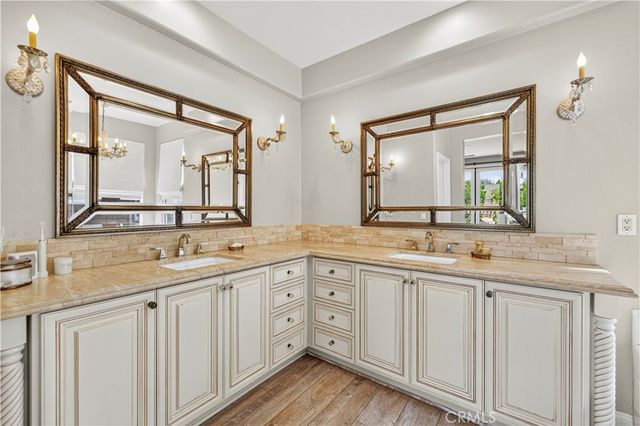 27034 Island, Valencia, CA 91355