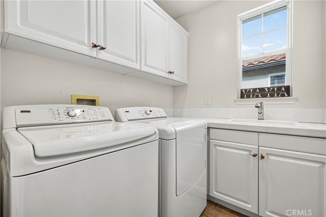 27034 Island, Valencia, CA 91355