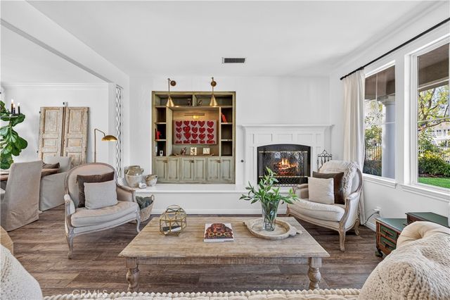 27034 Island, Valencia, CA 91355