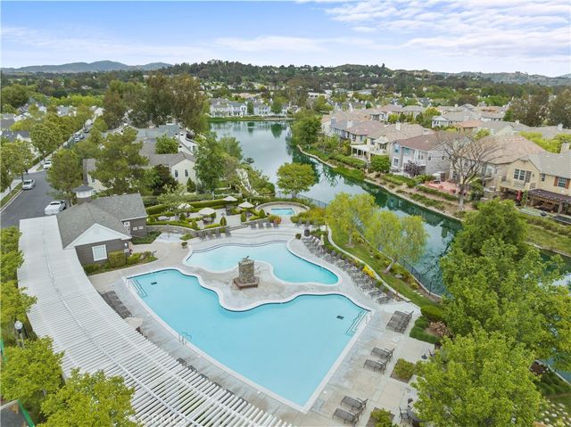 27034 Island, Valencia, CA 91355