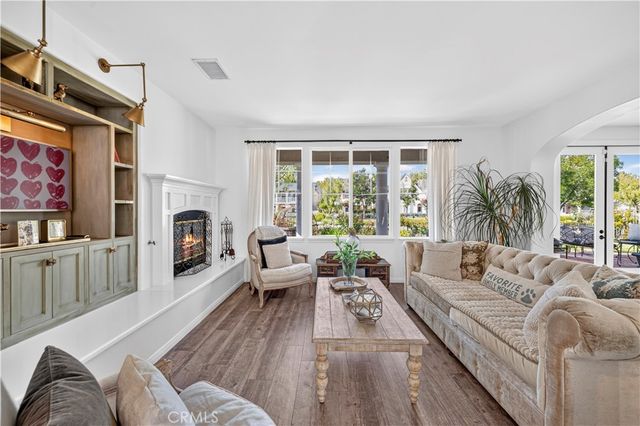 27034 Island, Valencia, CA 91355