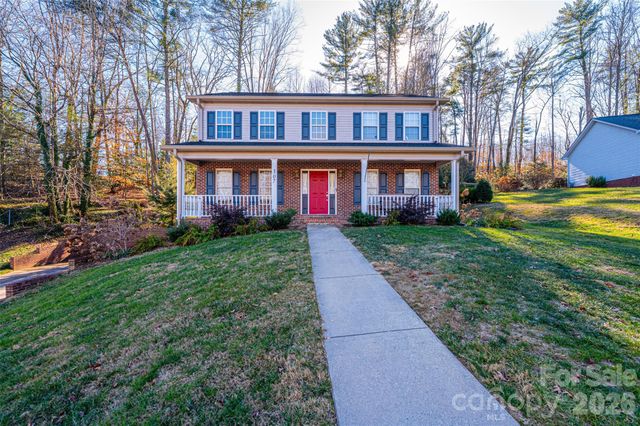 307 Carrituck Court, Lenoir, NC 28645