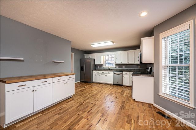 307 Carrituck Court, Lenoir, NC 28645