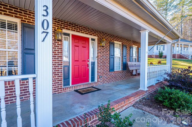 307 Carrituck Court, Lenoir, NC 28645