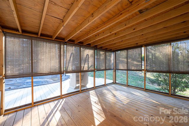 307 Carrituck Court, Lenoir, NC 28645