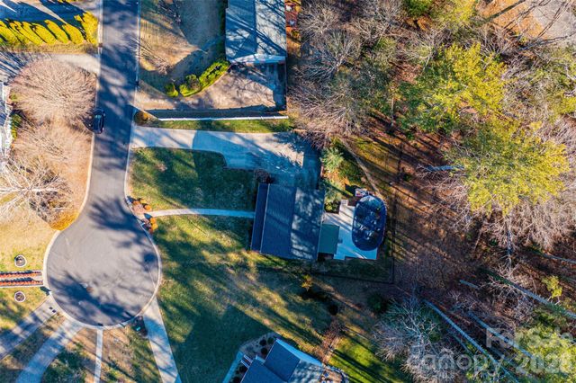 307 Carrituck Court, Lenoir, NC 28645