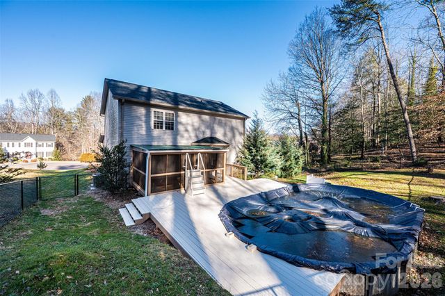 307 Carrituck Court, Lenoir, NC 28645