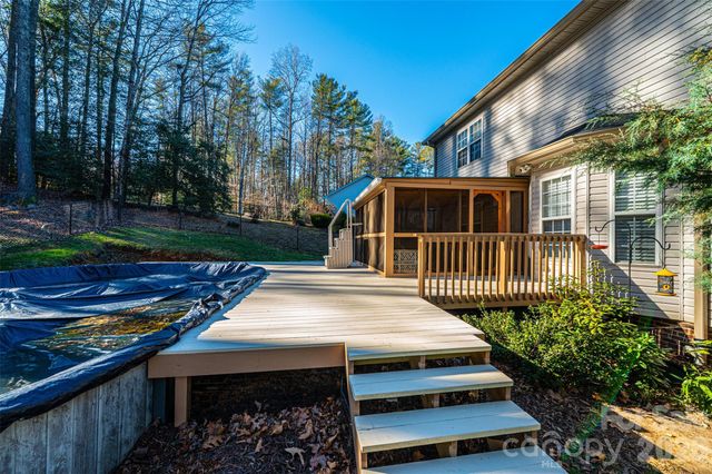 307 Carrituck Court, Lenoir, NC 28645