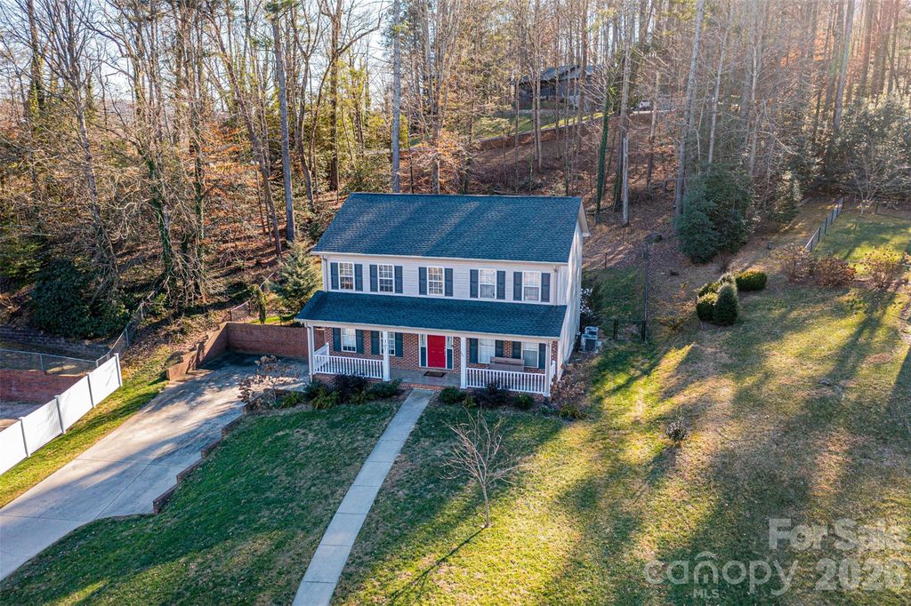307 Carrituck Court, Lenoir, NC 28645
